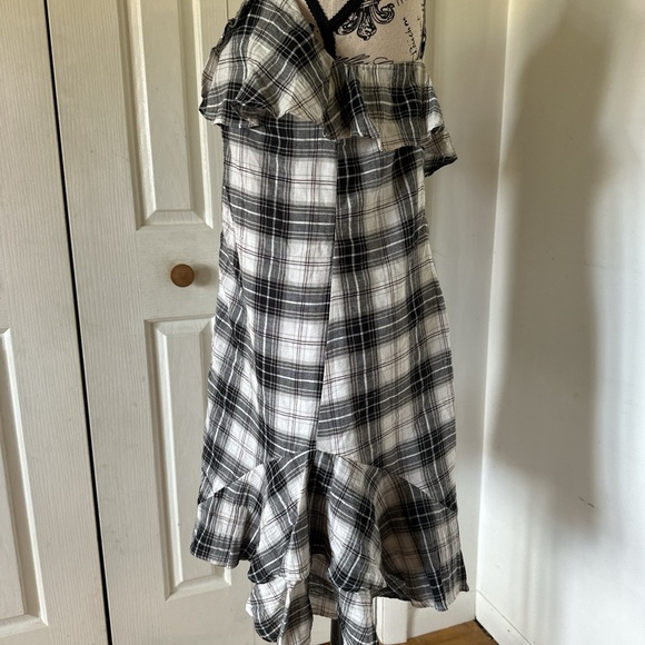 Oversized Plaid Dress - Picture 3 of 5
